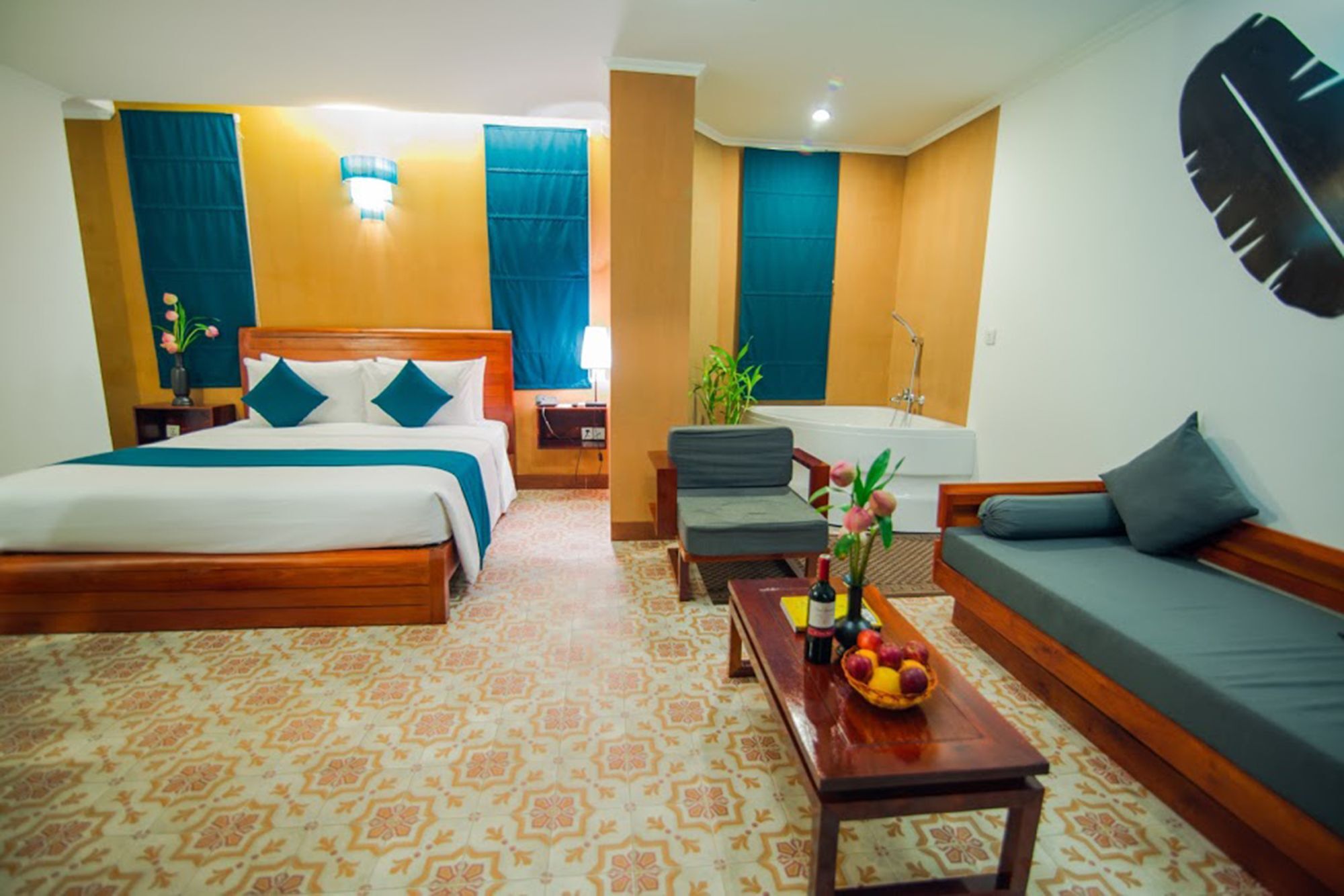 V Hotel Phnom Penh Exterior photo